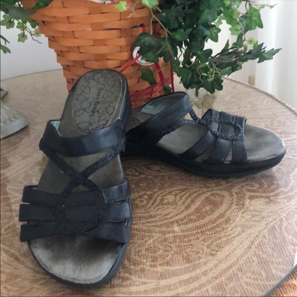 Bare trap “Janeen”slip on sandal.  SZ 7